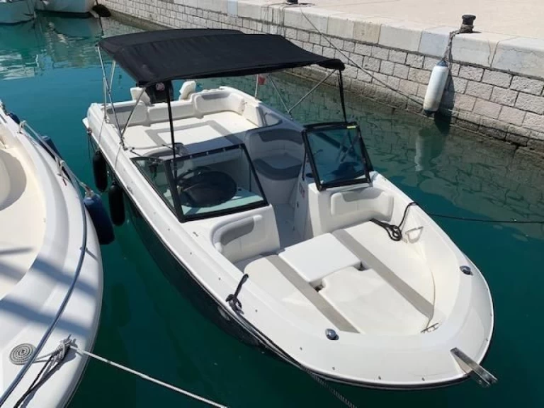 Bootverhuur Bayliner E7 in Antibes via SamBoat