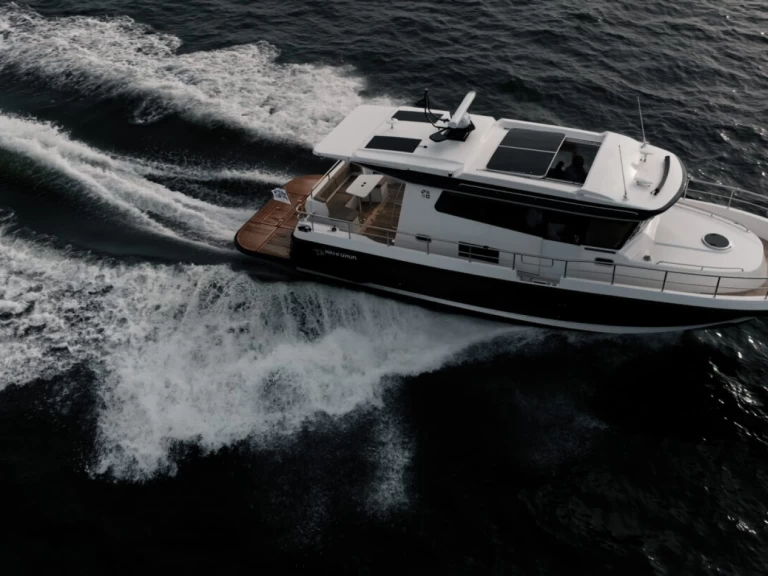 Motorboot te huur in La Trinité-sur-Mer voor de beste prijs