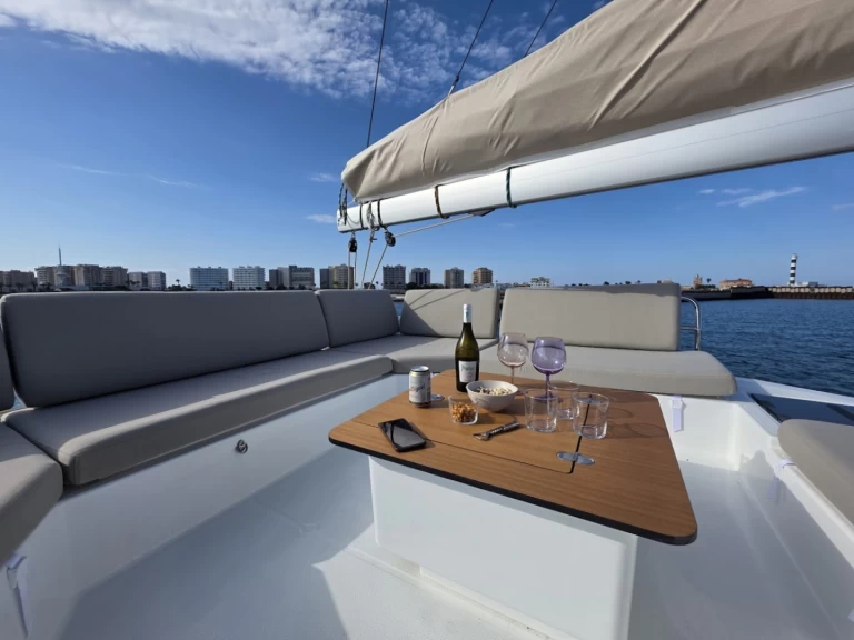 Verhuur Catamaran Fountaine Pajot met vaarbewijs