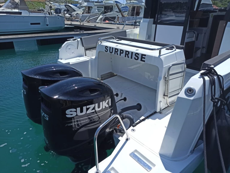 Huur Motorboot met of zonder schipper Jeanneau in Punat