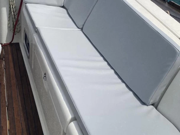 Huur Zeilboot met of zonder schipper Bénéteau in Reggio Calabria