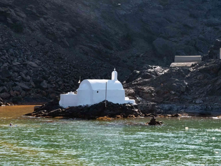 Huur een Targa 46 in Santorini Port