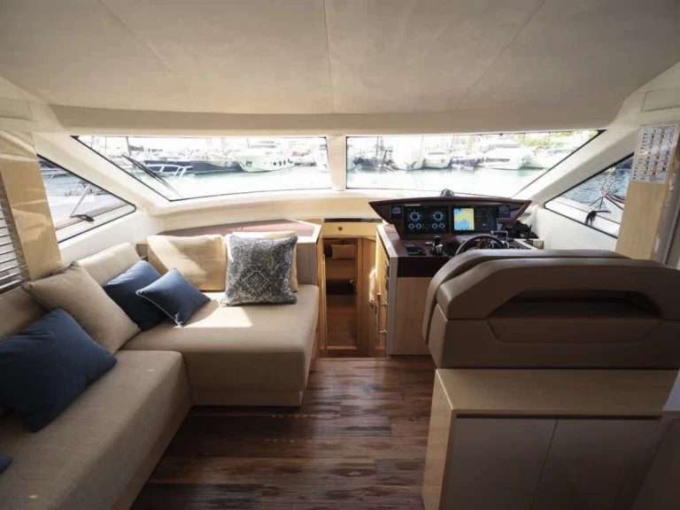 Huur een Bénéteau Monte Carlo Yacht 66 in Castellammare di Stabia