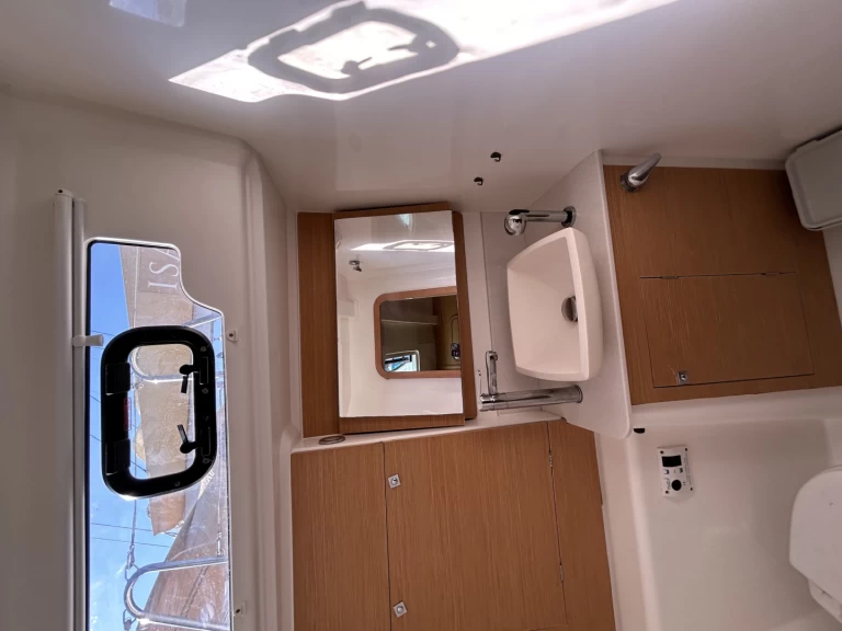 Huur een Dufour Dufour 460 Grand Large in Gouviá