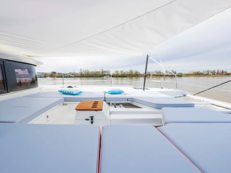 Bootverhuur Lagoon Lagoon 46 Owner's Version (LUXURY Equipped, SKIPPERED only) in Álimos via SamBoat