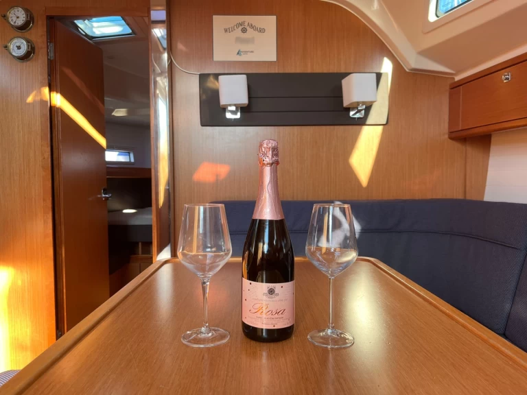 Bootverhuur Bavaria Cruiser 41 in Sukošan via SamBoat