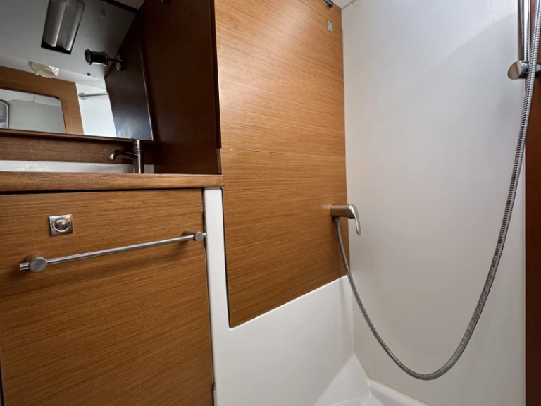 Verhuur Zeilboot Jeanneau met vaarbewijs