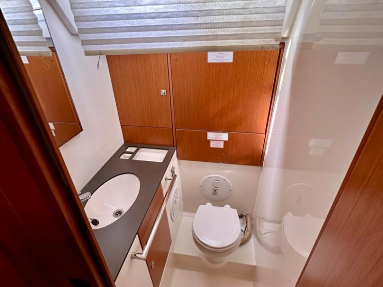 Bootverhuur Bavaria Cruiser 46 in Sukošan via SamBoat