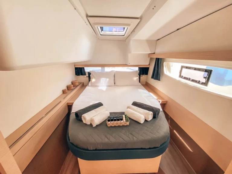 Verhuur Catamaran Fountaine Pajot met vaarbewijs