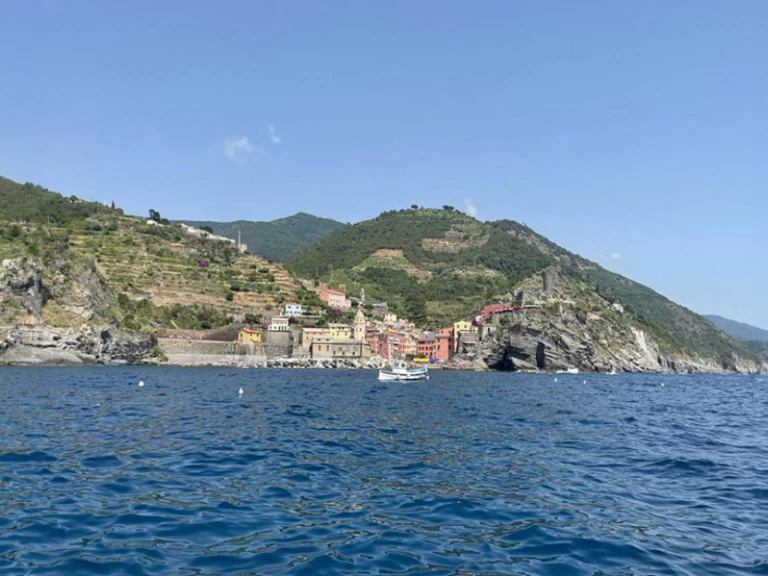 Bootverhuur La Spezia goedkoop Cap Camarat 9.0 WA