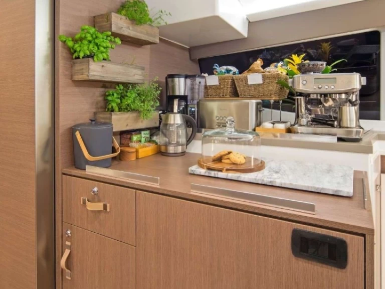 Huur een Bali Magnificent in Belize-stad