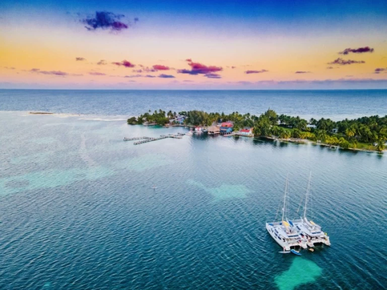 Catamaran te huur in Belize-stad voor de beste prijs
