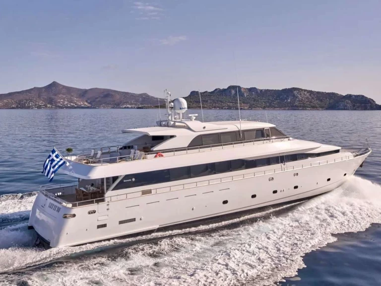 Huur een Technomarine LET IT BE in Piraeus