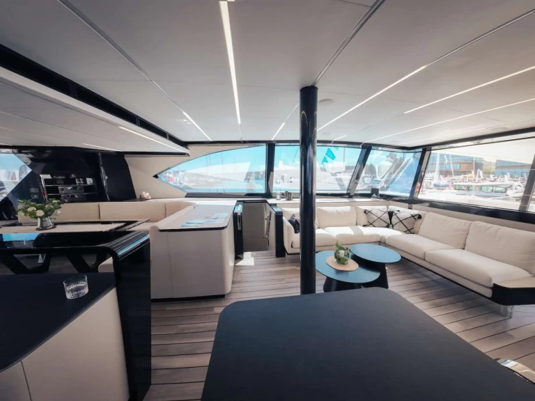 Huur een Wave Catamarans Summer in Paradise Island