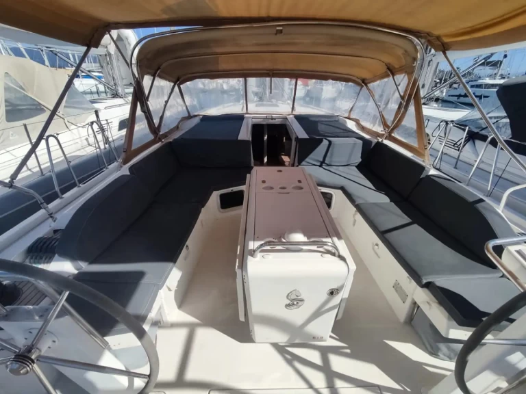 Verhuur Zeilboot Bénéteau met vaarbewijs