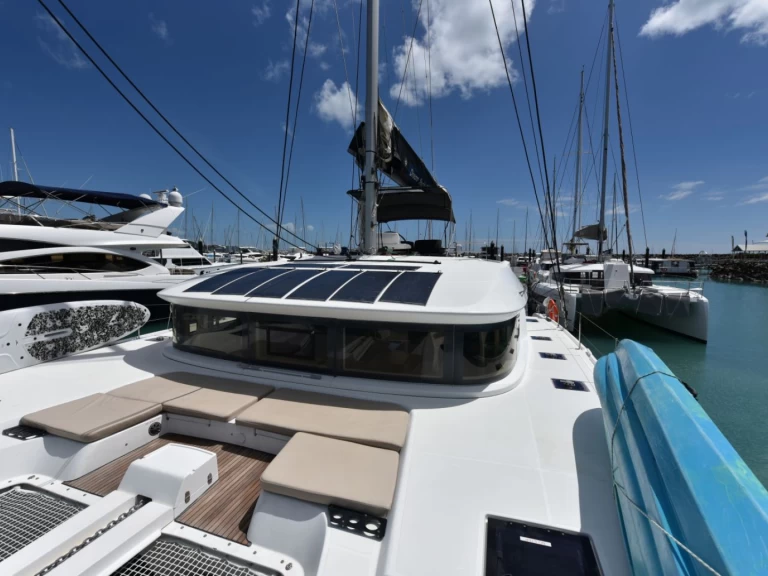 Leopard Catamarans / Robertson & Caine Leopard 46 - 4 cab. te huur van particulier of professional in Airlie Beach