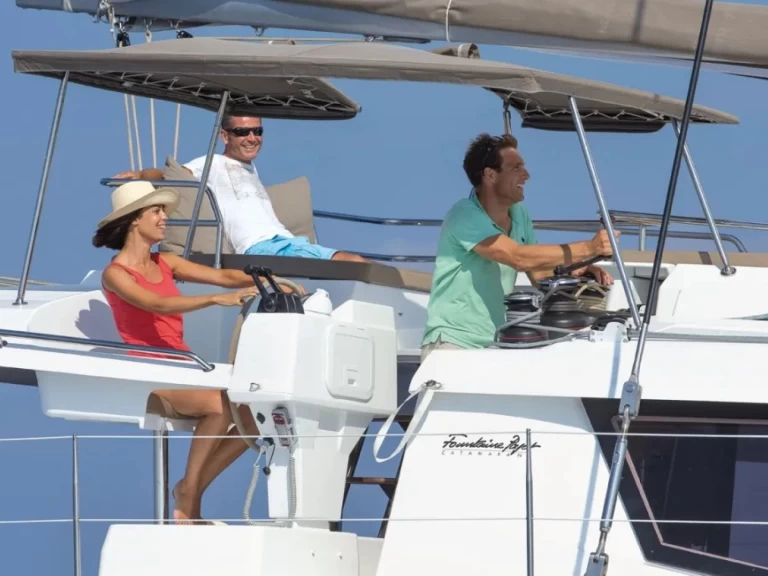 Verhuur Catamaran Fountaine Pajot met vaarbewijs
