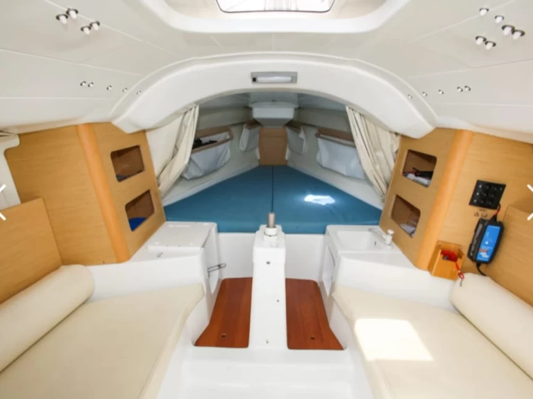 Bootverhuur Bénéteau First 21.7 S in Port Fréjus via SamBoat