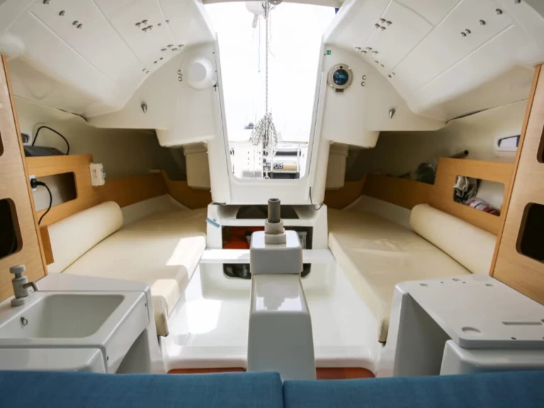 Verhuur Zeilboot Bénéteau met vaarbewijs