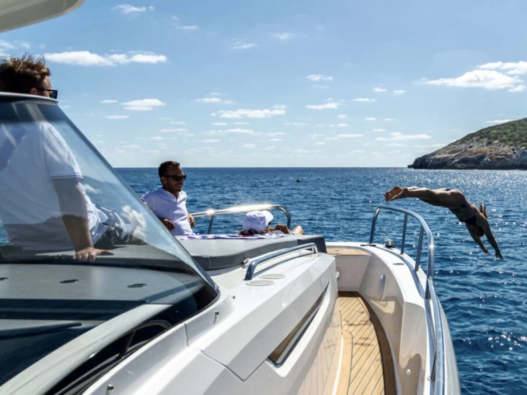Verhuur Motorboot Nimbus met vaarbewijs