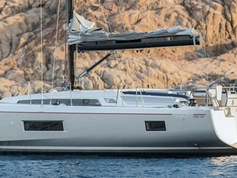 Huur Zeilboot met of zonder schipper Bénéteau in Nikiána