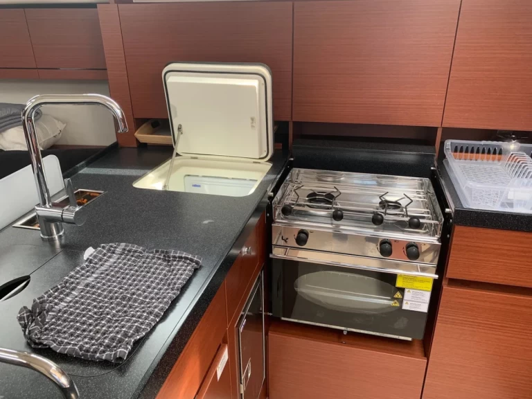 Huur een Hanse Hanse 418 in Kavála