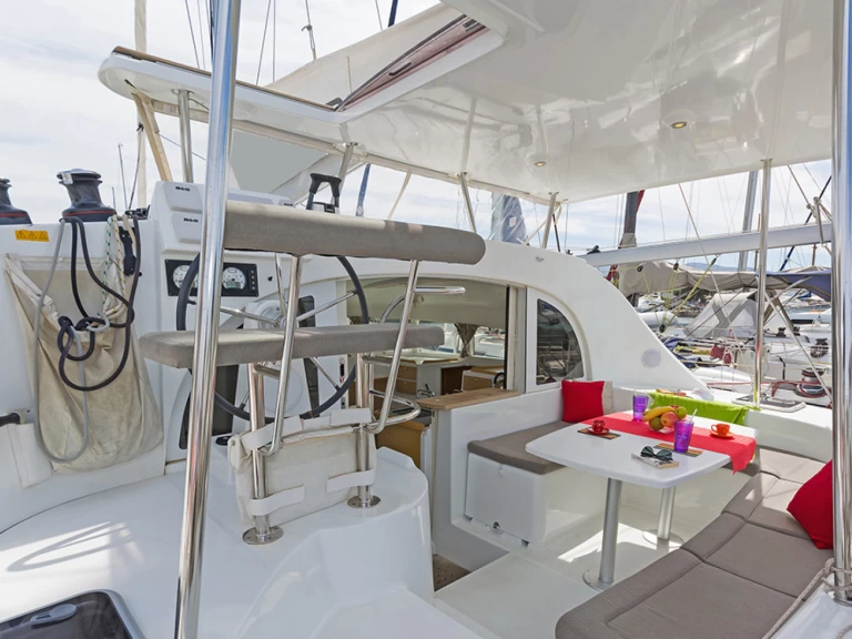 Jachthuur in Lávrio - Lagoon Lagoon 380 S2 via SamBoat