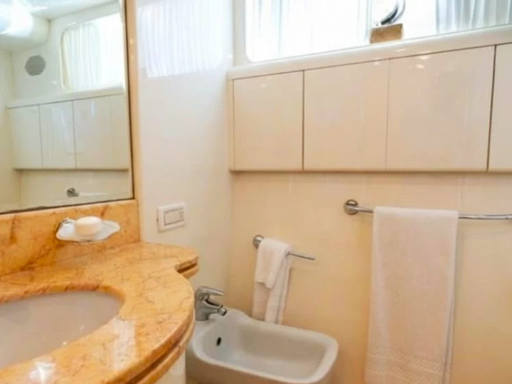 Aicon Aicon75 fly bridge  te huur van particulier of professional in Miami