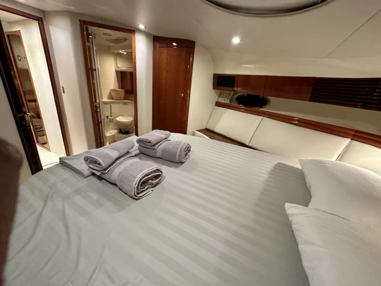 Verhuur Motorboot Fairline met vaarbewijs