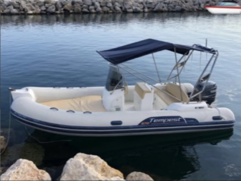 Huur een Capelli Tempest 570 in Propriano