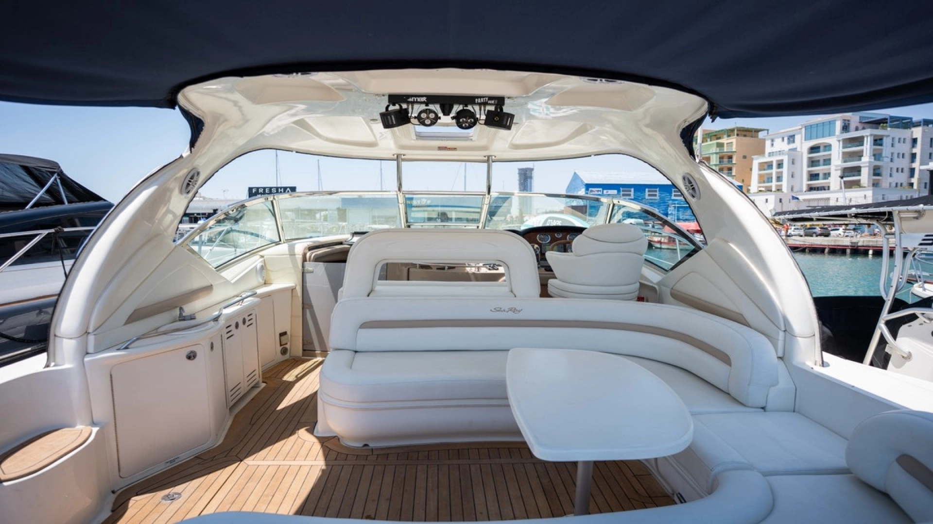 Verhuur Motorboot Sea Ray met vaarbewijs