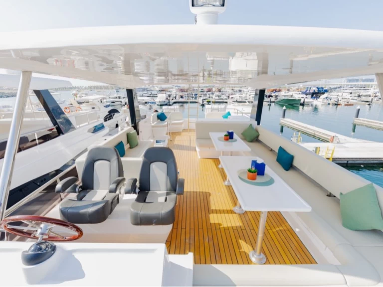 Huur Jacht met of zonder schipper Gala in Dubai Marina