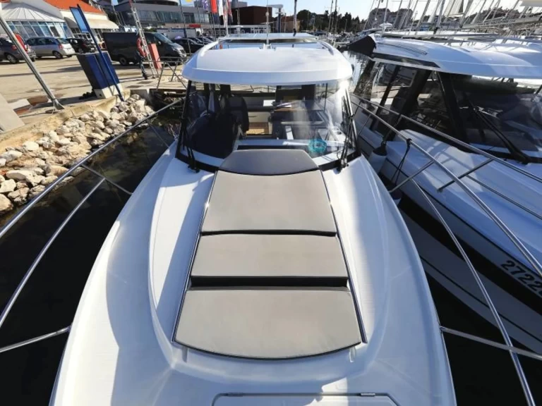 Huur Motorboot met of zonder schipper Jeanneau in Biograd na Moru