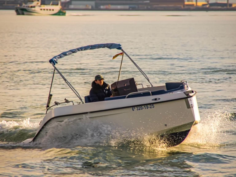 Bootverhuur Bey Yacht Bey 18 in El Puerto de Santa María via SamBoat