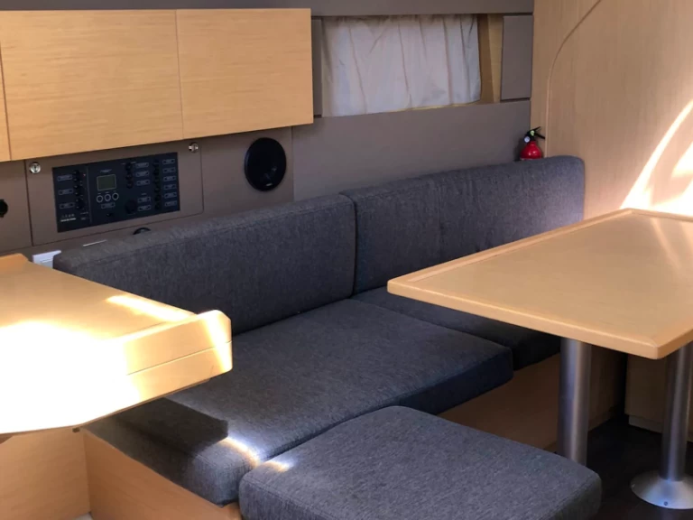 Huur Zeilboot met of zonder schipper Bénéteau in Salerno