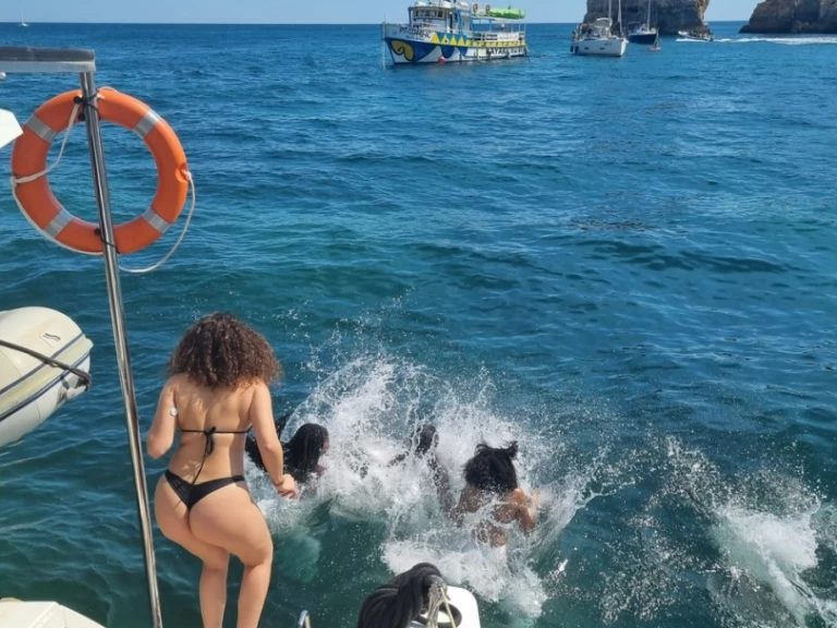 Verhuur Catamaran Fountaine Pajot met vaarbewijs