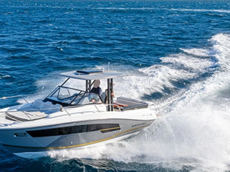 Huur een Jeanneau Cap Camarat 9.0 WA in La Spezia