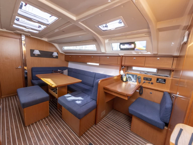 Huur een Bavaria Bavaria 41 Cruiser in Kalkara