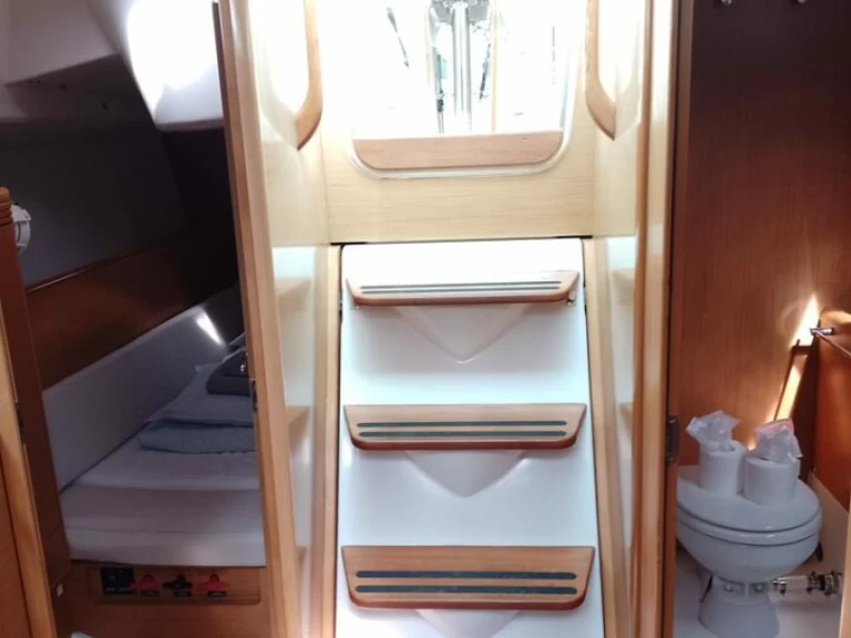 Verhuur Zeilboot in Gouviá - Jeanneau Sun Odyssey 33i