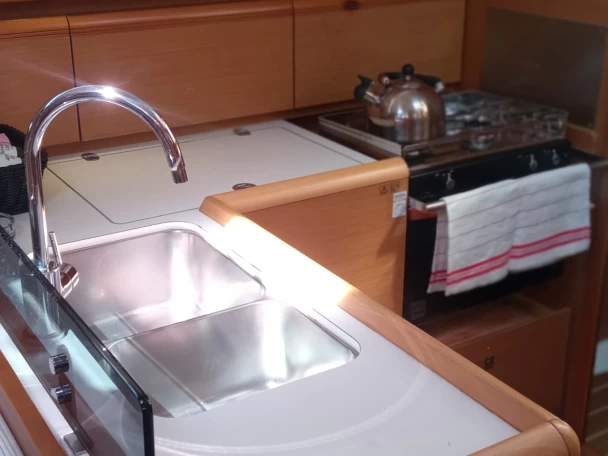 Bootverhuur Gouviá goedkoop Sun Odyssey 379