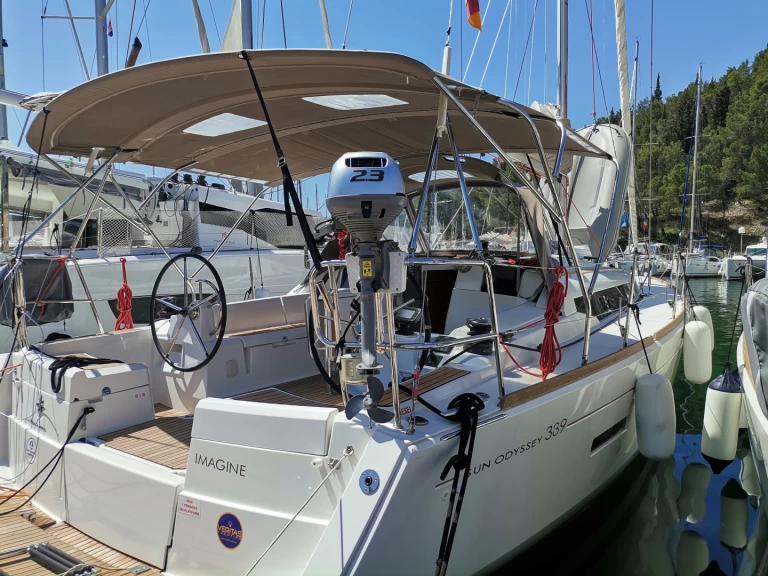 Bootverhuur Jeanneau Sun Odyssey 389 in Gouviá via SamBoat