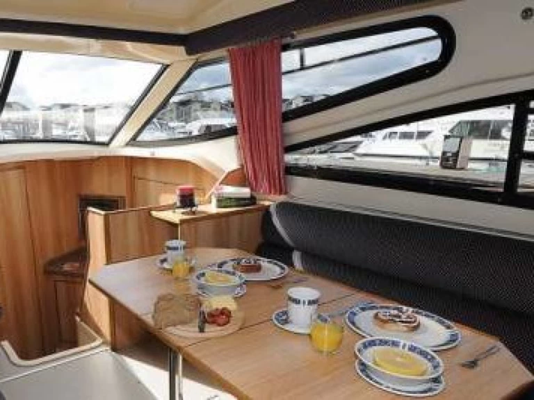 Verhuur Motorboot Le Boat met vaarbewijs