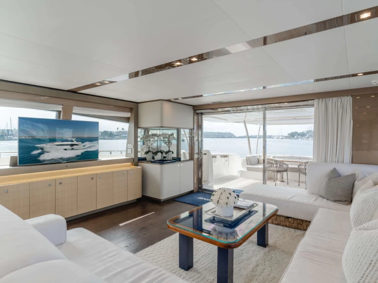 Huur Jacht met of zonder schipper Ferretti in New England