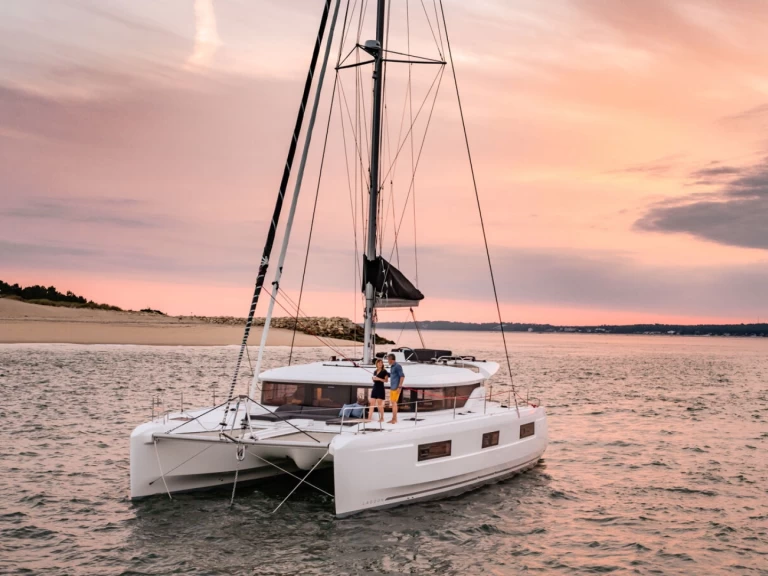 Bootverhuur Lagoon Lagoon 46 in Playa Sardinera via SamBoat