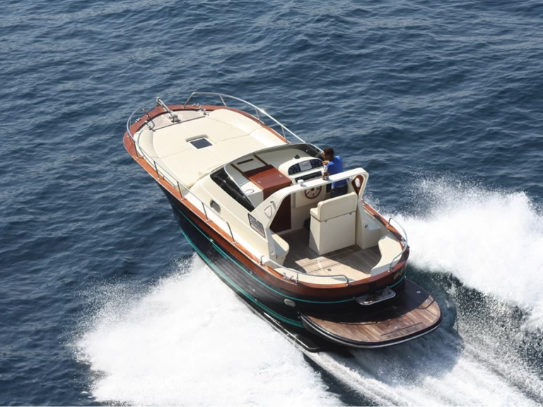 Jeranto Gozzo 30C te huur van particulier of professional in Positano