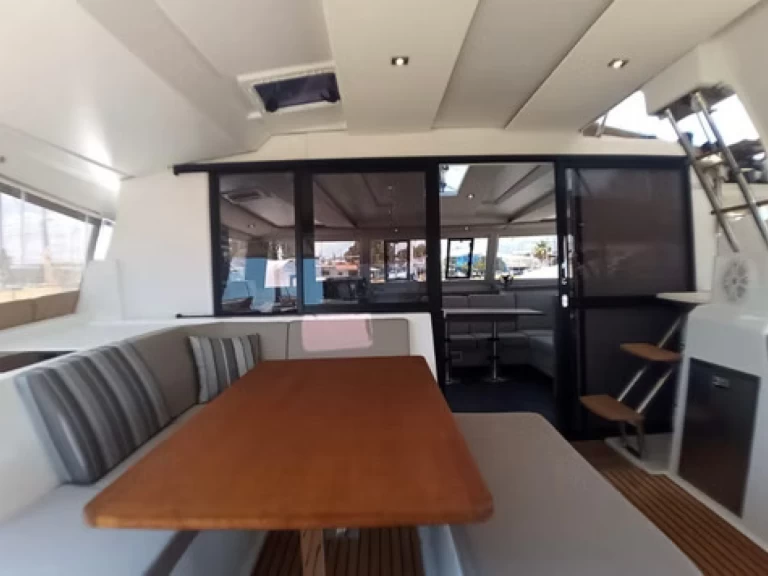 Verhuur Catamaran in Heraklion Port - Fountaine Pajot Astrea 42