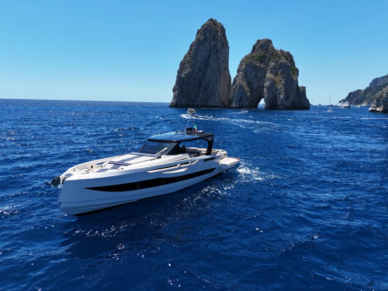 Huur Motorboot met of zonder schipper Cayman in Sorrento
