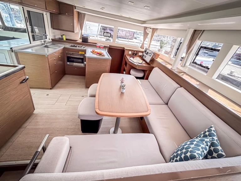 Huur een Lagoon Lagoon 450 F in Primošten