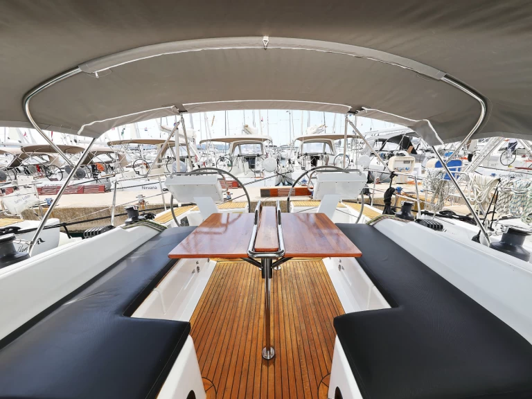 Bootverhuur Biograd na Moru goedkoop Hanse 455