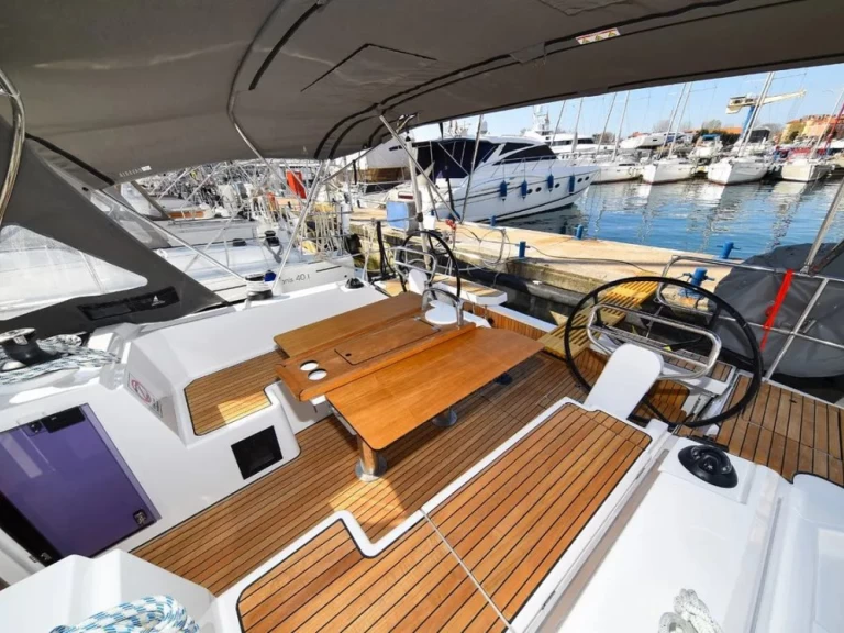 Bootverhuur Bavaria Bavaria C38 in Zadar via SamBoat